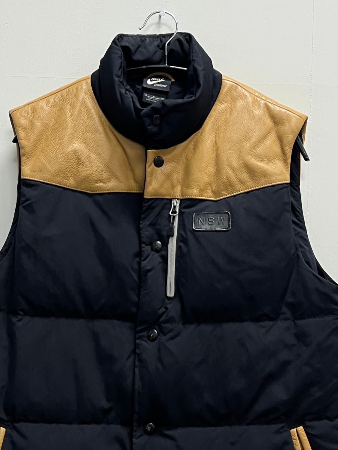나이키 올드스쿨 NSW 구스다운 레더 조끼 패딩 베스트 상품이미지3