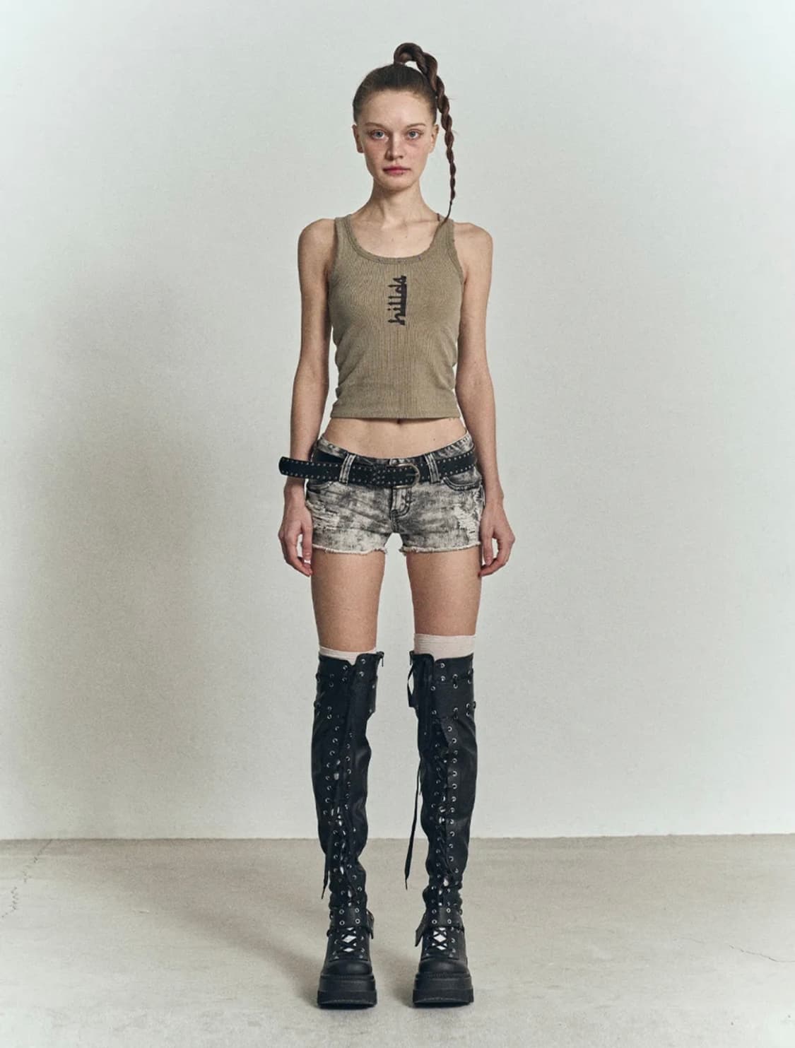 힐다 데미지드 슬리브리스 탑 카키  상품이미지2