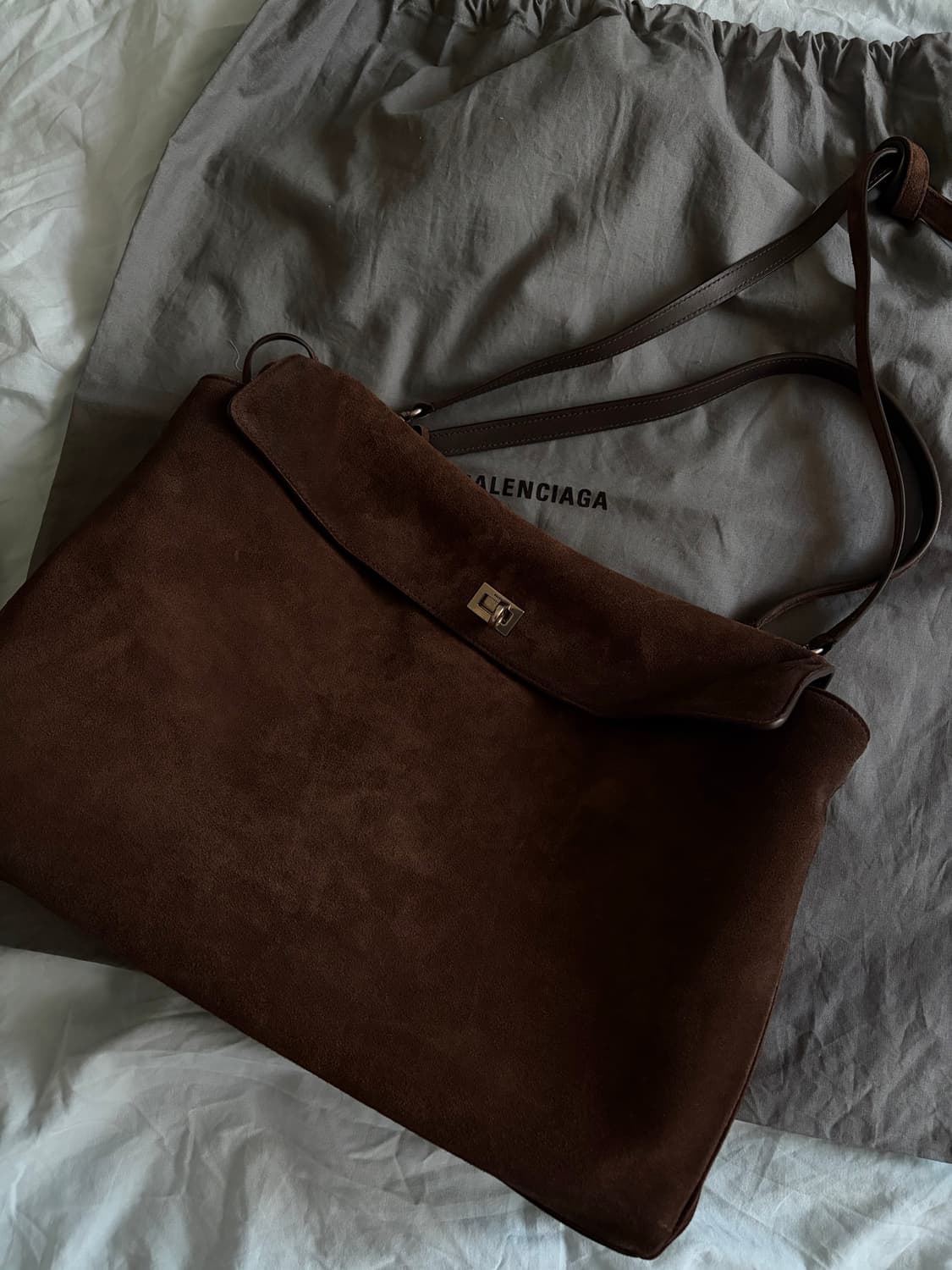 발렌시아가 로데오백 라지 스웨이드 상품이미지1