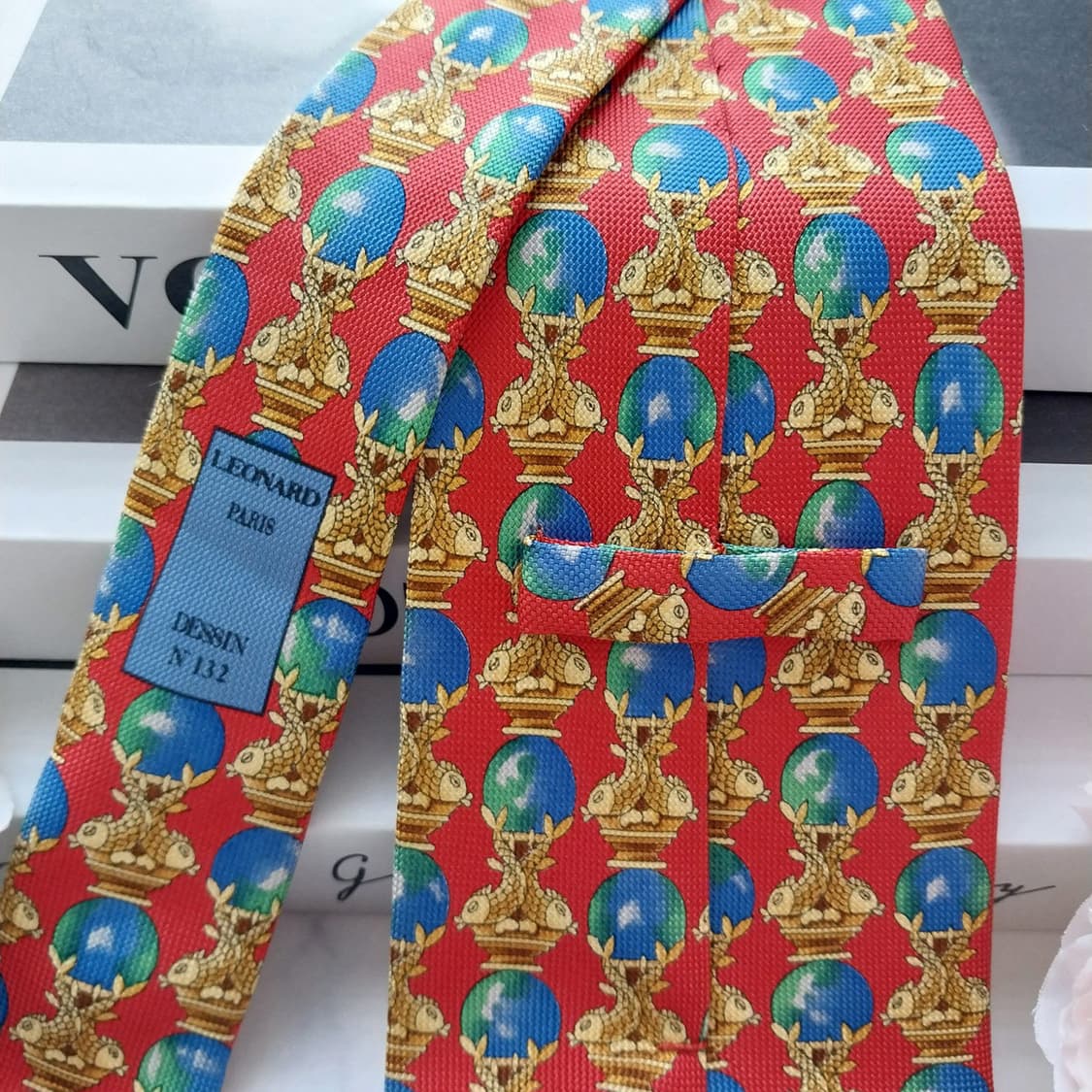 레오나드 실크 레드 오브젝트 패턴 넥타이 9.6cm A+등급 K1260
 상품이미지4