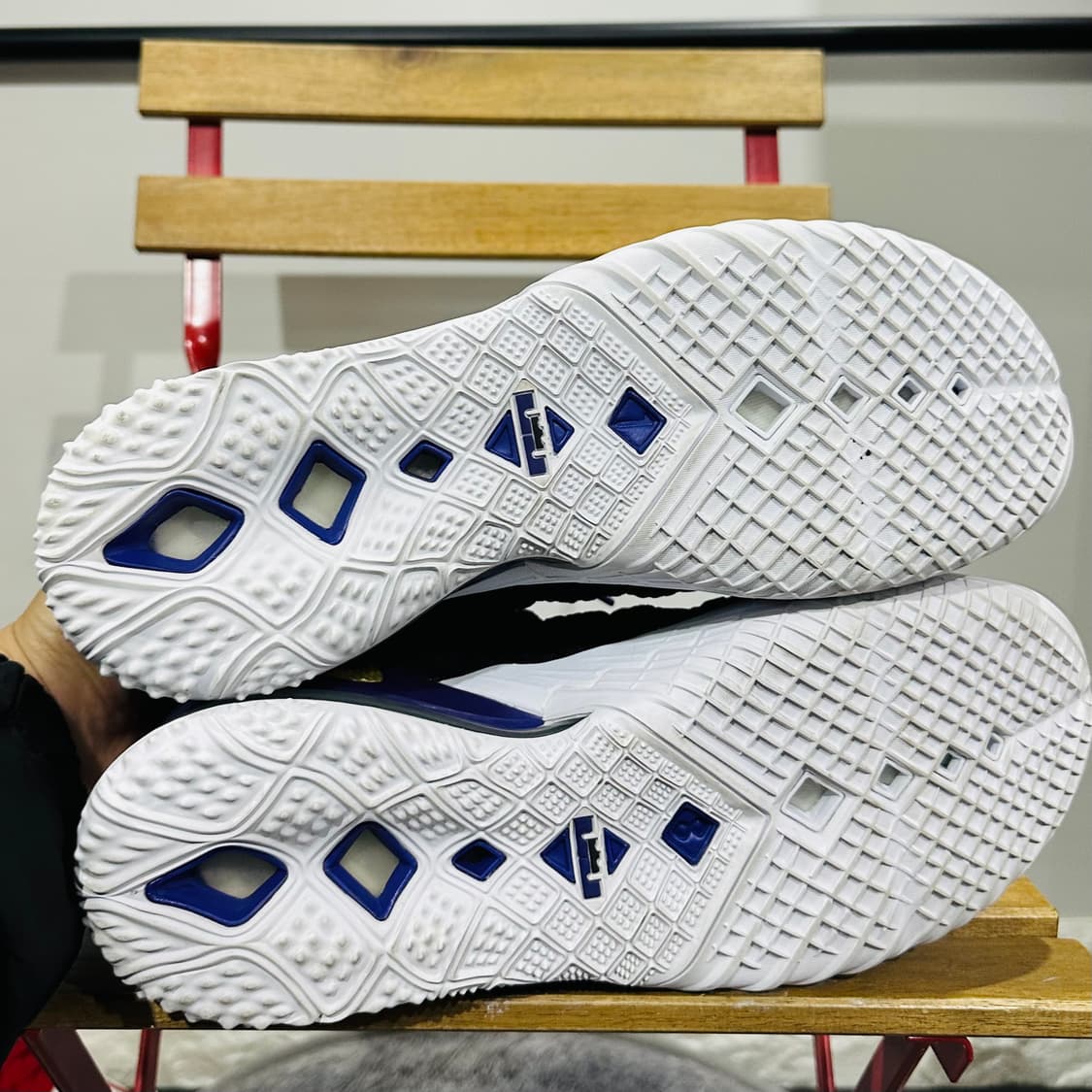 275) 나이키 농구화 남성 남자 농구화 르브론 18 레이커스 상품이미지6