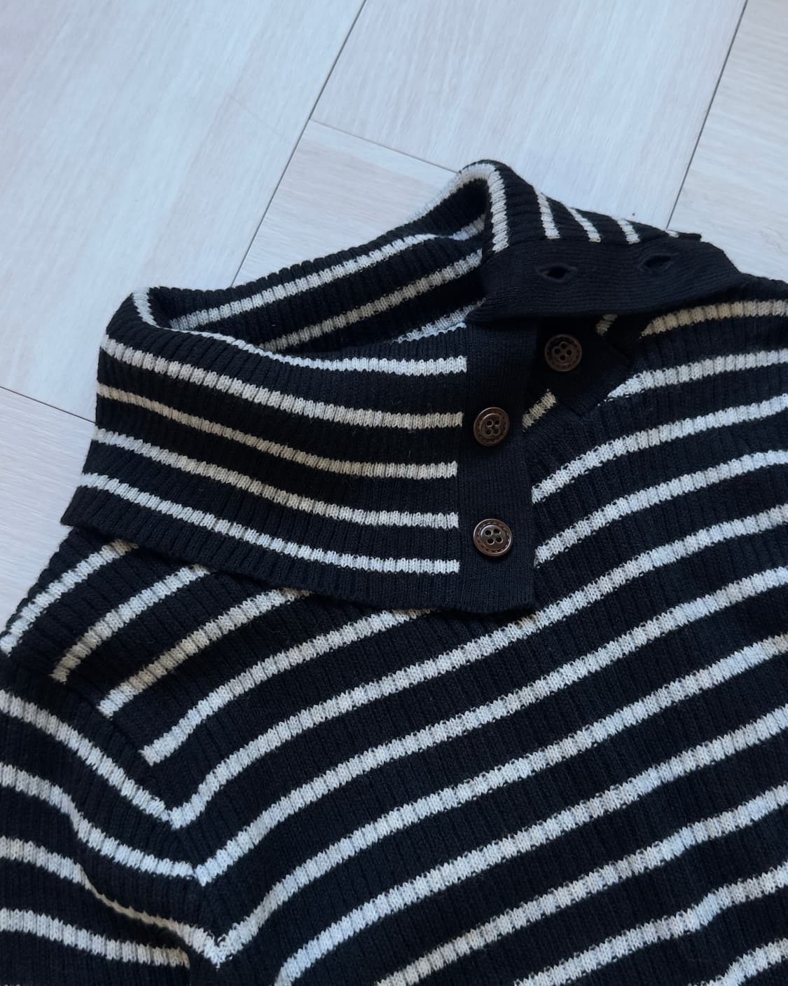 [Vintage] border button knit turtleneck 상품이미지5