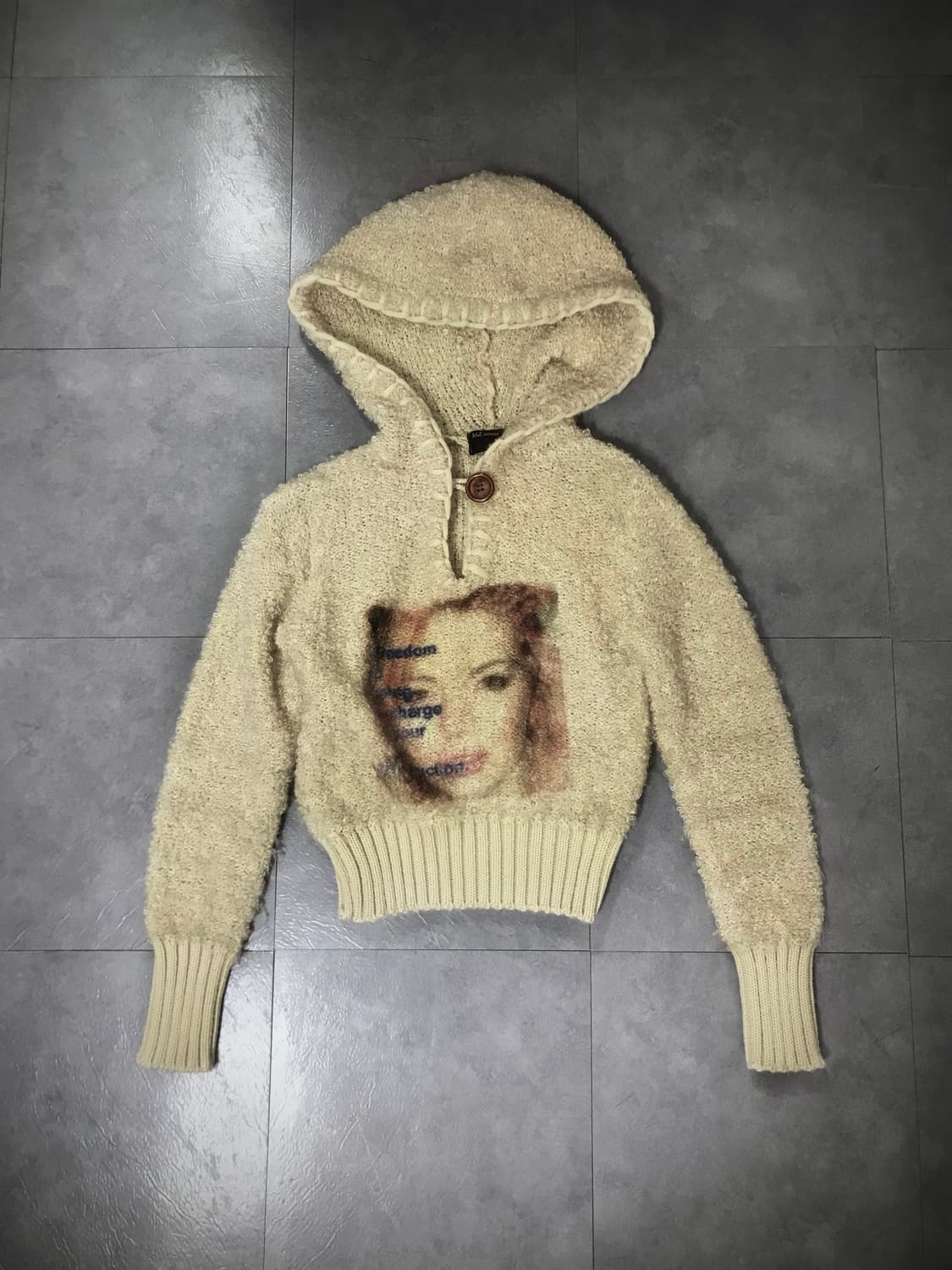 Bouclé Hood Knit with Face Graphic 상품이미지2