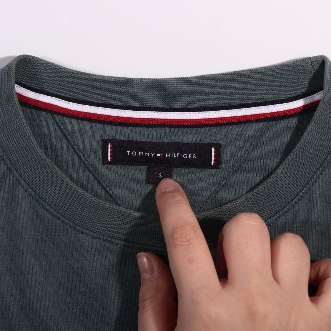 타미힐피거 맨투맨 B471 상품이미지3