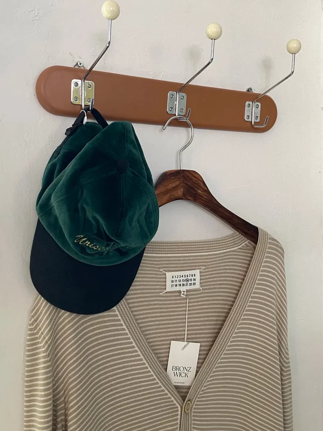 메종 마르지엘라 스트라이프 브이넥 가디건 (Man M) / [11479] 상품이미지1