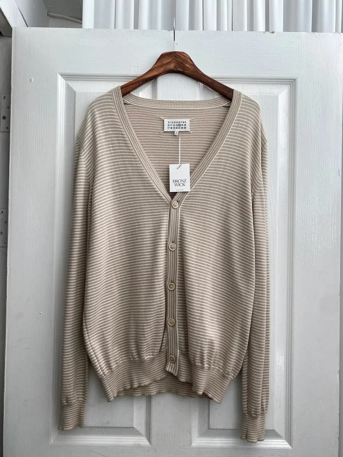 메종 마르지엘라 스트라이프 브이넥 가디건 (Man M) / [11479] 상품이미지2