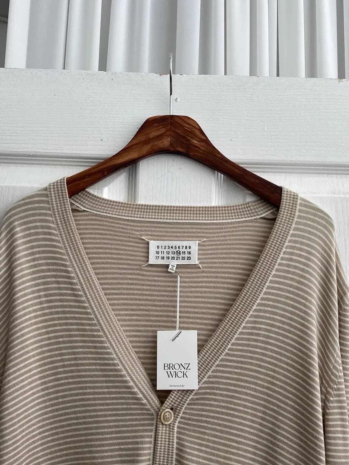 메종 마르지엘라 스트라이프 브이넥 가디건 (Man M) / [11479] 상품이미지3