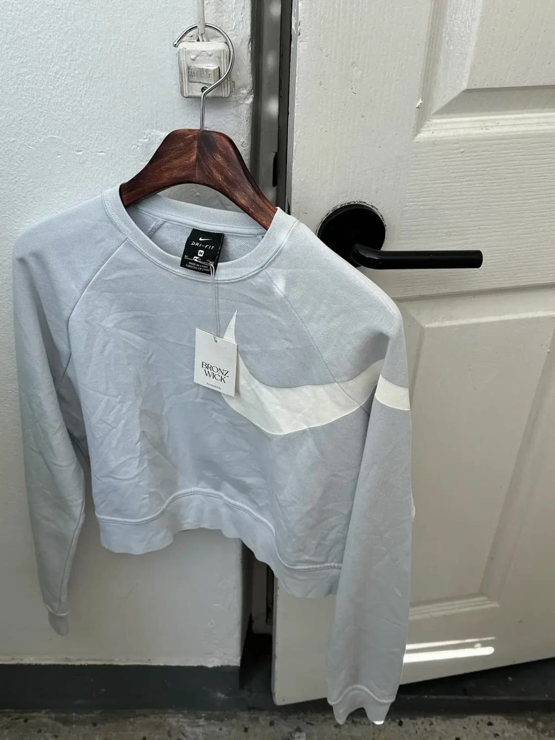 나이키 크롭 맨투맨 (Woman M) / [11804] 상품이미지1