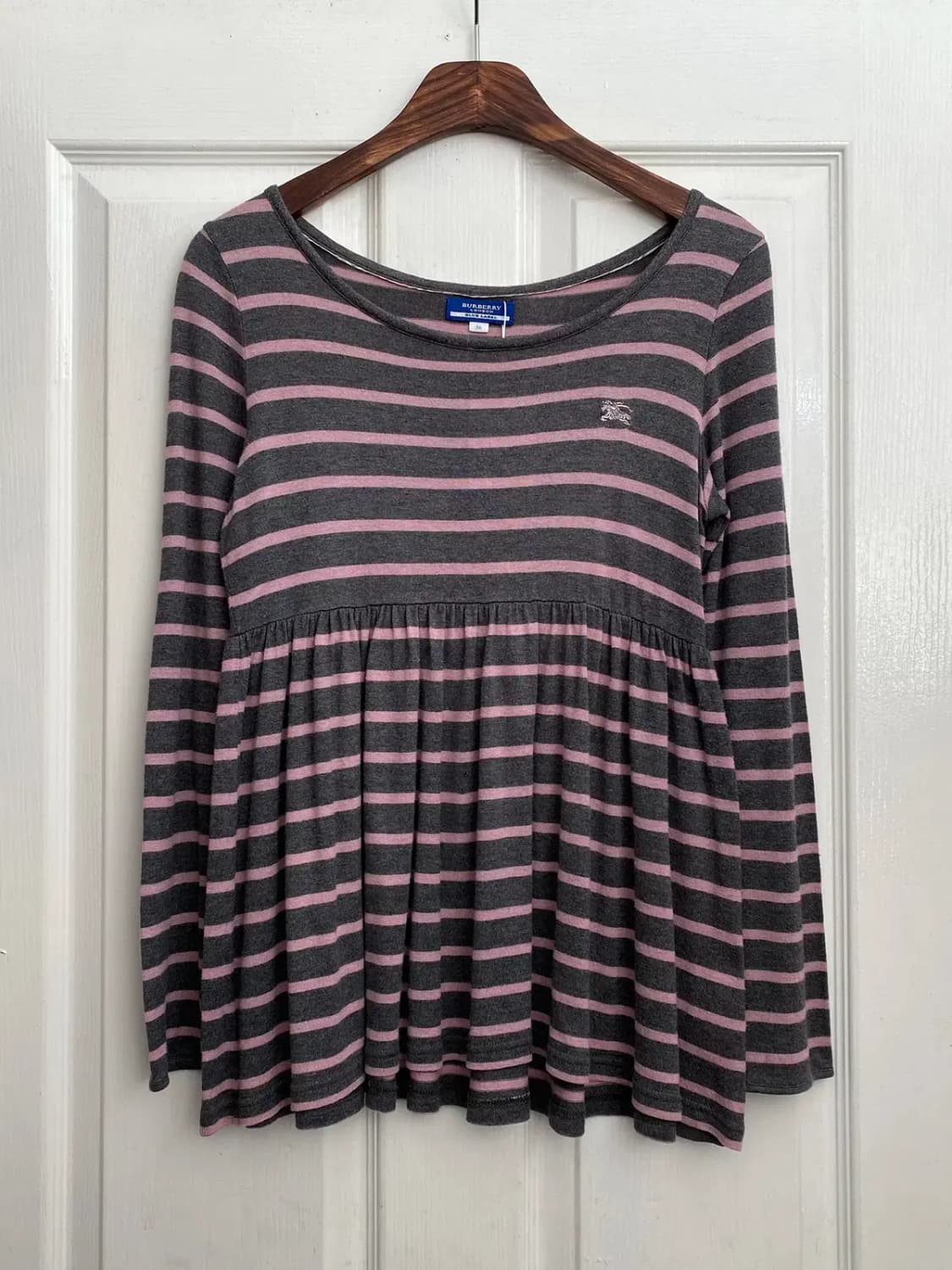 버버리 유넥 프릴 스트라이프 티셔츠 (Woman S) / [11809] 상품이미지1