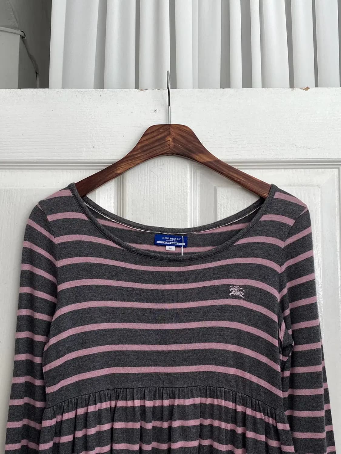 버버리 유넥 프릴 스트라이프 티셔츠 (Woman S) / [11809] 상품이미지2