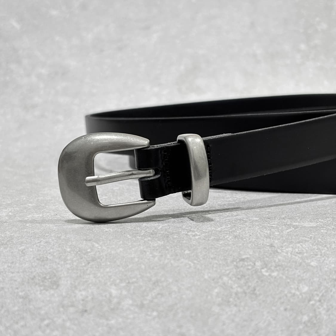 Oribell 라운드 볼드 버클 이탈리아 소가죽 웨스턴 벨트 블랙 상품이미지8
