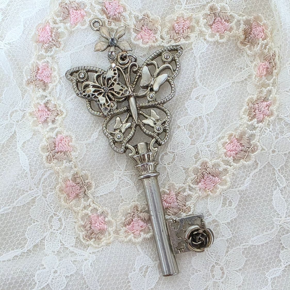 엑시즈팜 일본빈티지) 나비 플로럴 열쇠 목걸이 부자재 팬던트 상품이미지2