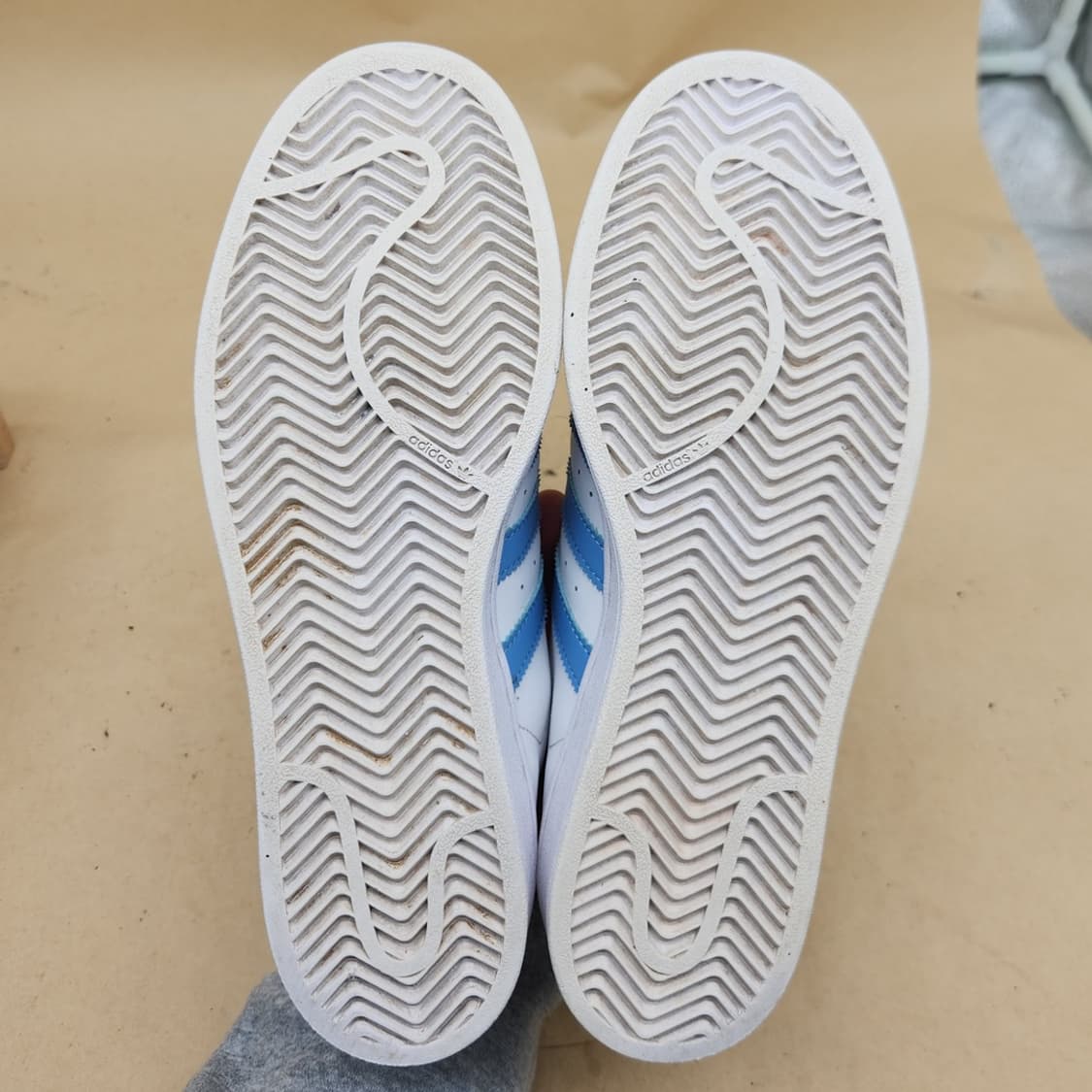 아디다스 슈퍼스타 블루 스니커즈 250 상품이미지4