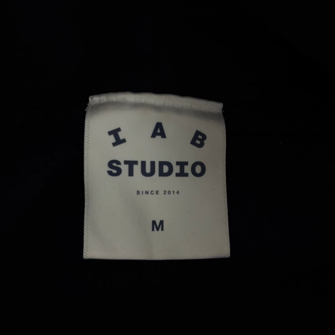 IAB studio  아이앱스튜디오 스펠 로고 코튼 블랙 후드티 상품이미지5