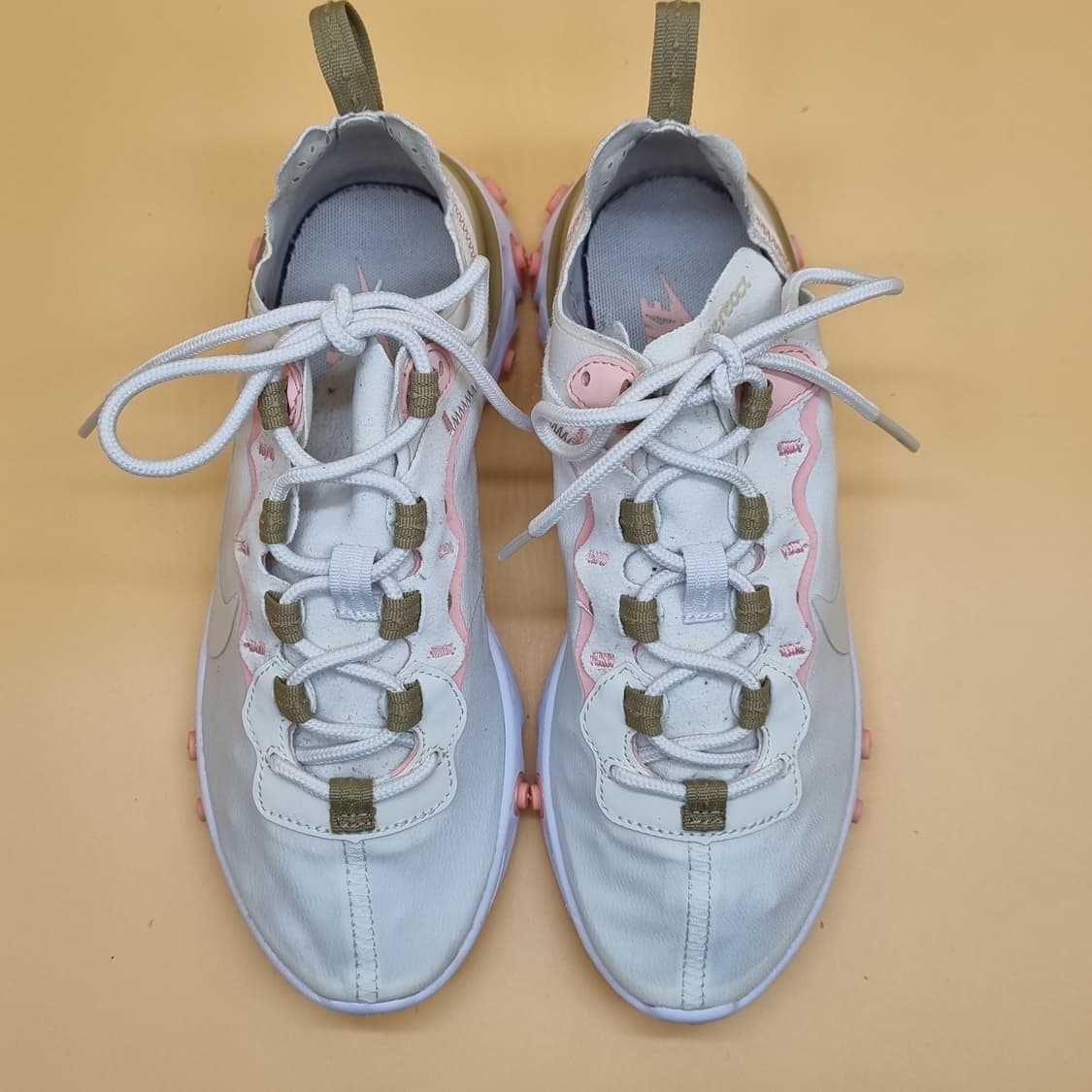 나이키 리액트 엘리먼트 55 운동화225 상품이미지2