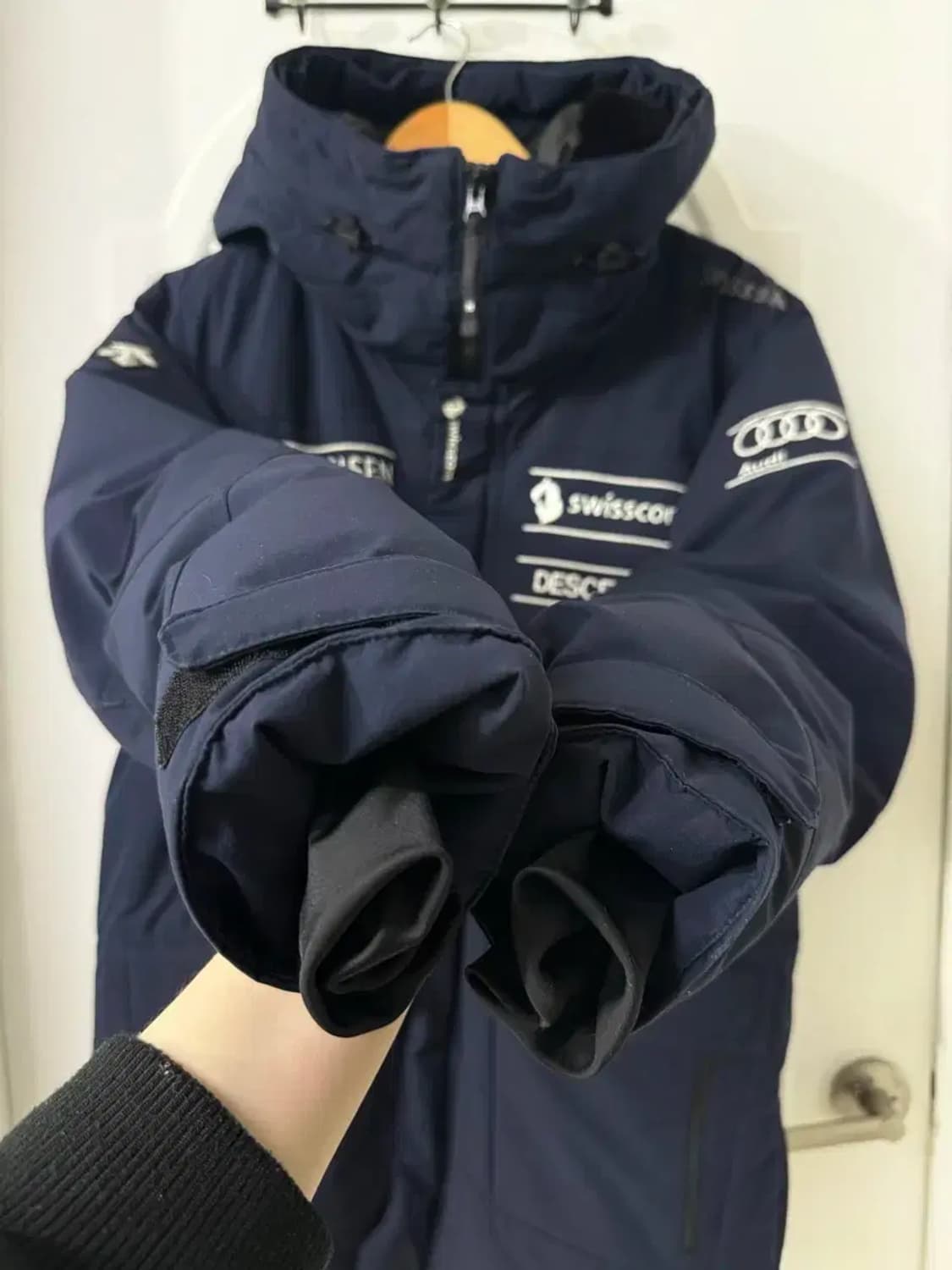 100사이즈 남성 데상트 아우디 스위스 스키팀 패딩 상품이미지4