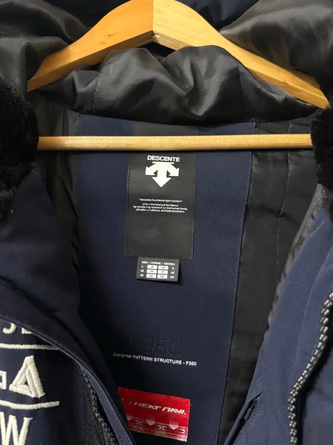 100사이즈 남성 데상트 아우디 스위스 스키팀 패딩 상품이미지6