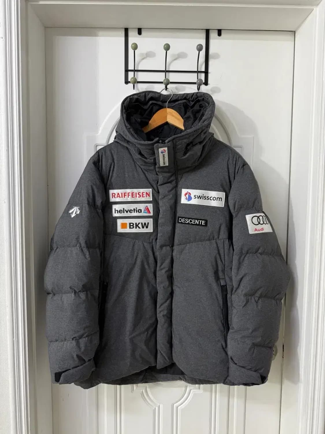 105사이즈 남성 데상트 스위스 아우디 패딩 상품이미지1