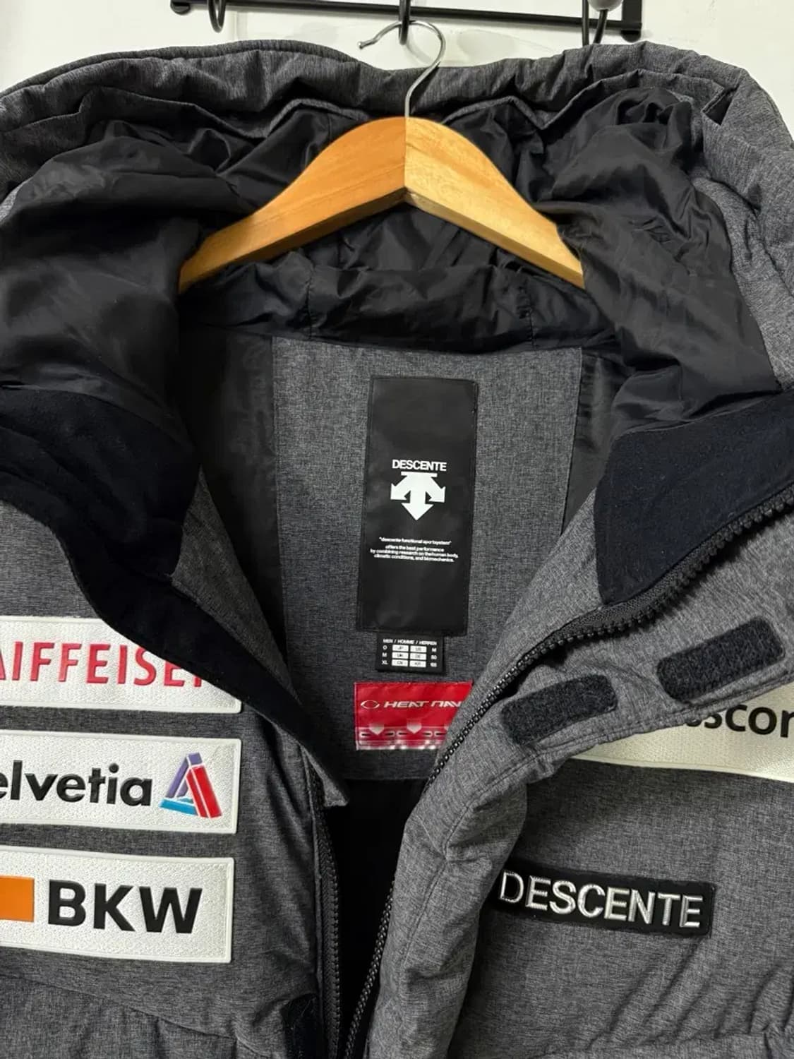 105사이즈 남성 데상트 스위스 아우디 패딩 상품이미지5