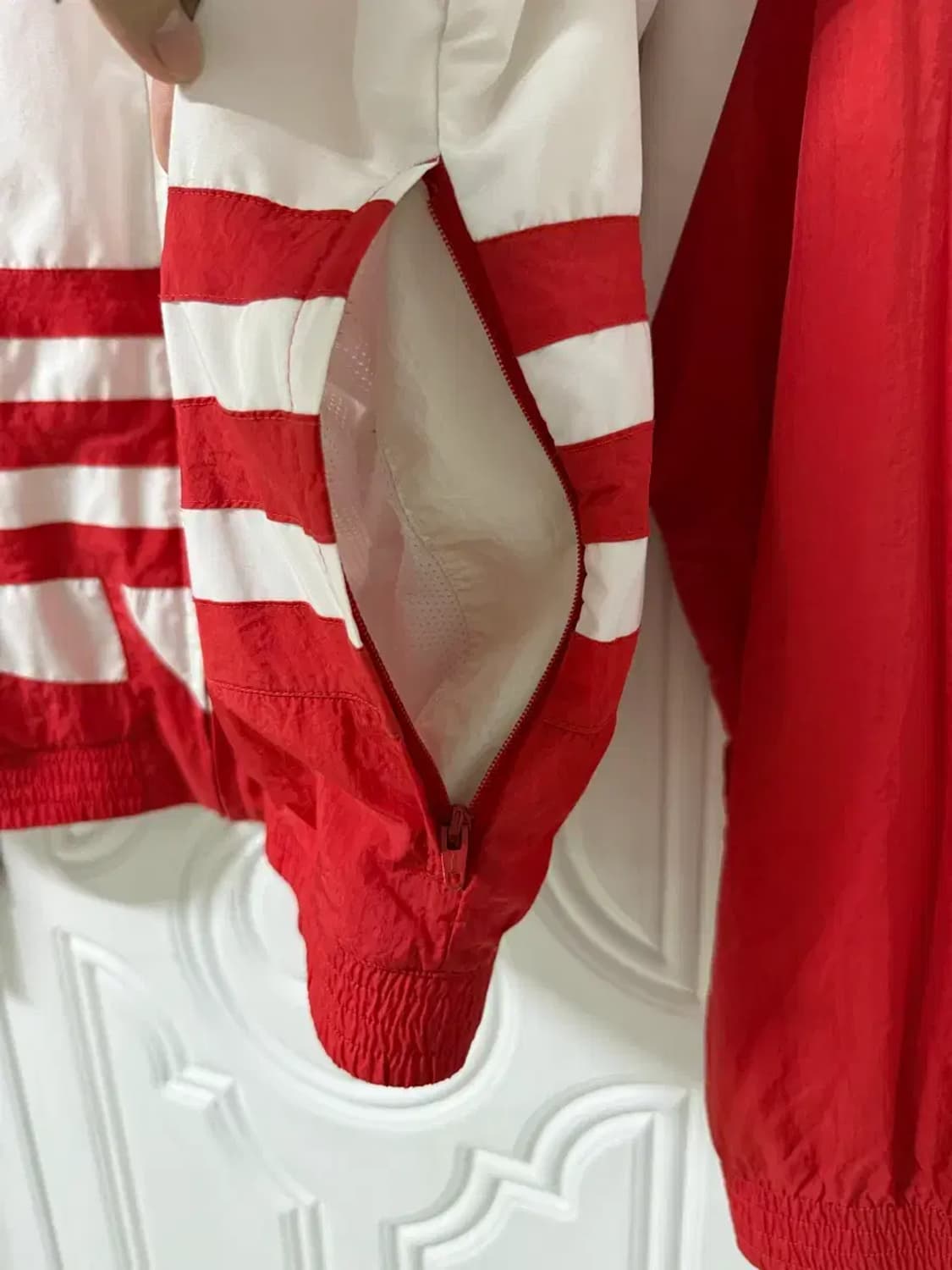 M사이즈 아디다스 빅로고 바람막이 상품이미지3