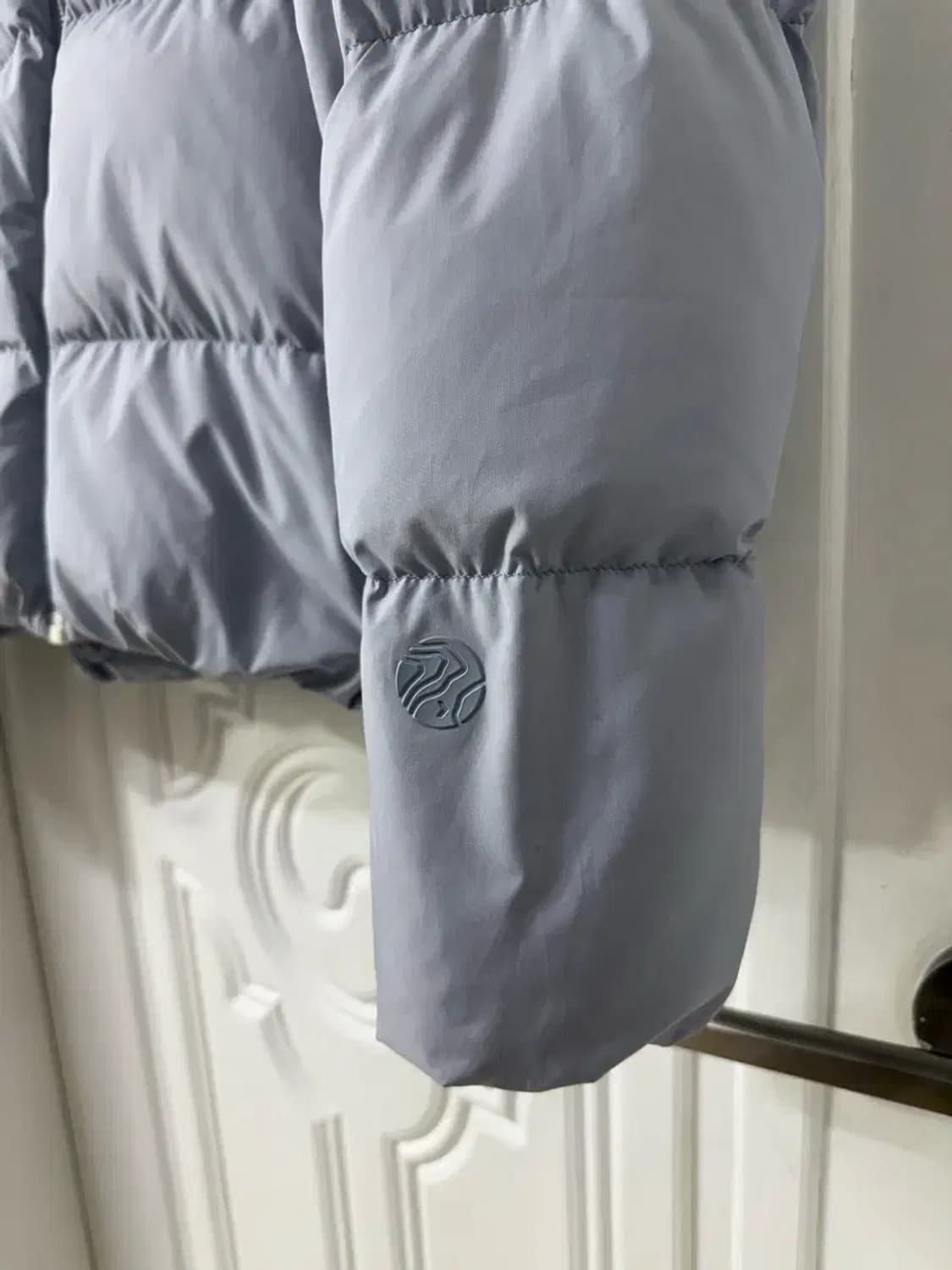 95 사이즈 여성 디스커버리 올리브 다운 숏패딩 상품이미지4