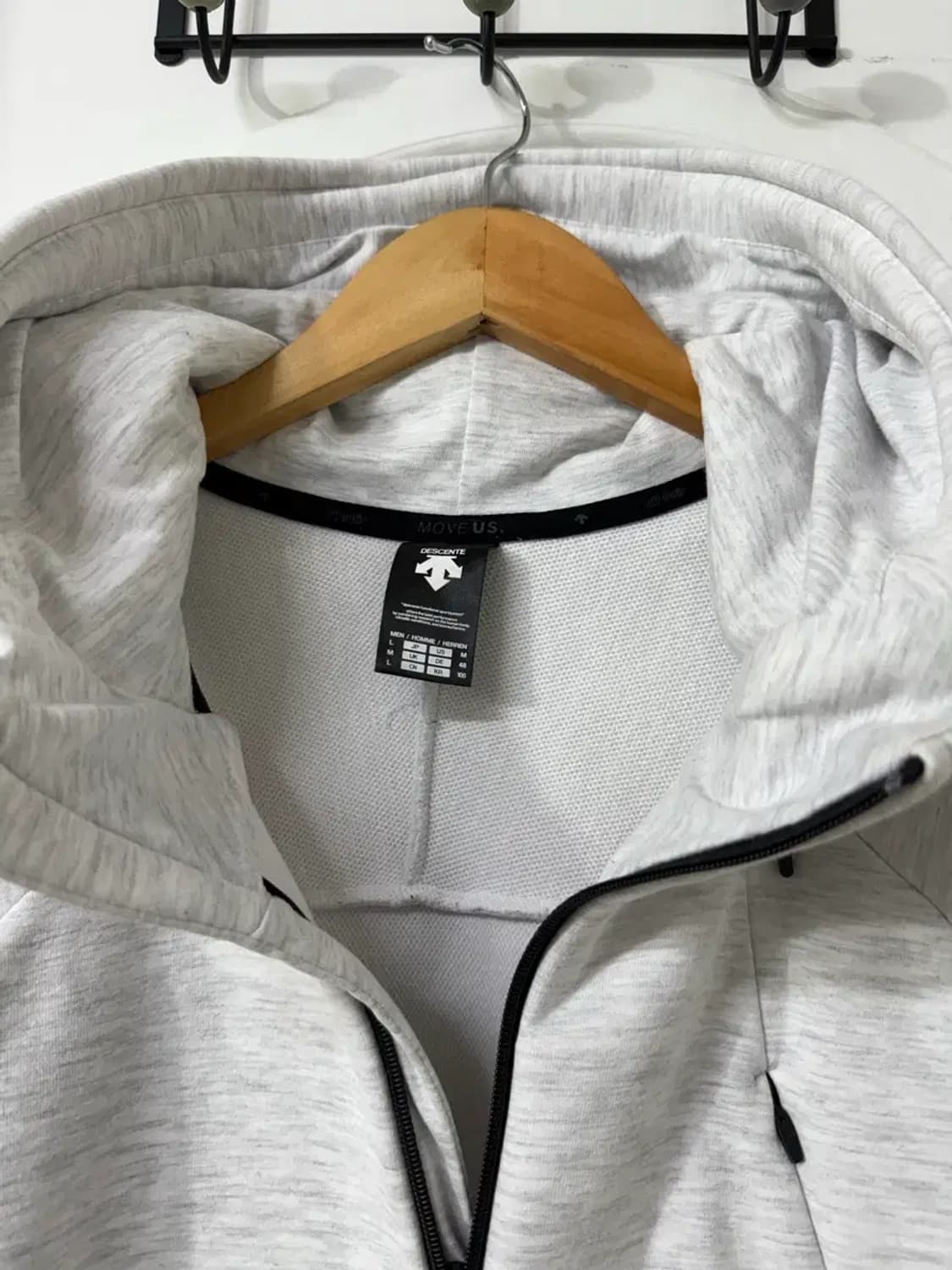 100사이즈 남성 데상트 슬림핏 후드집업 상품이미지3