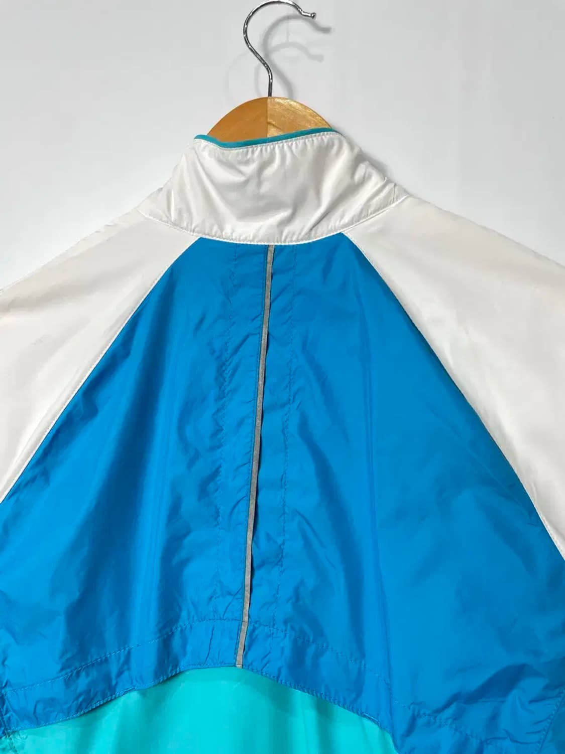 여성 85 / 나이키 바람막이 자켓 상품이미지8