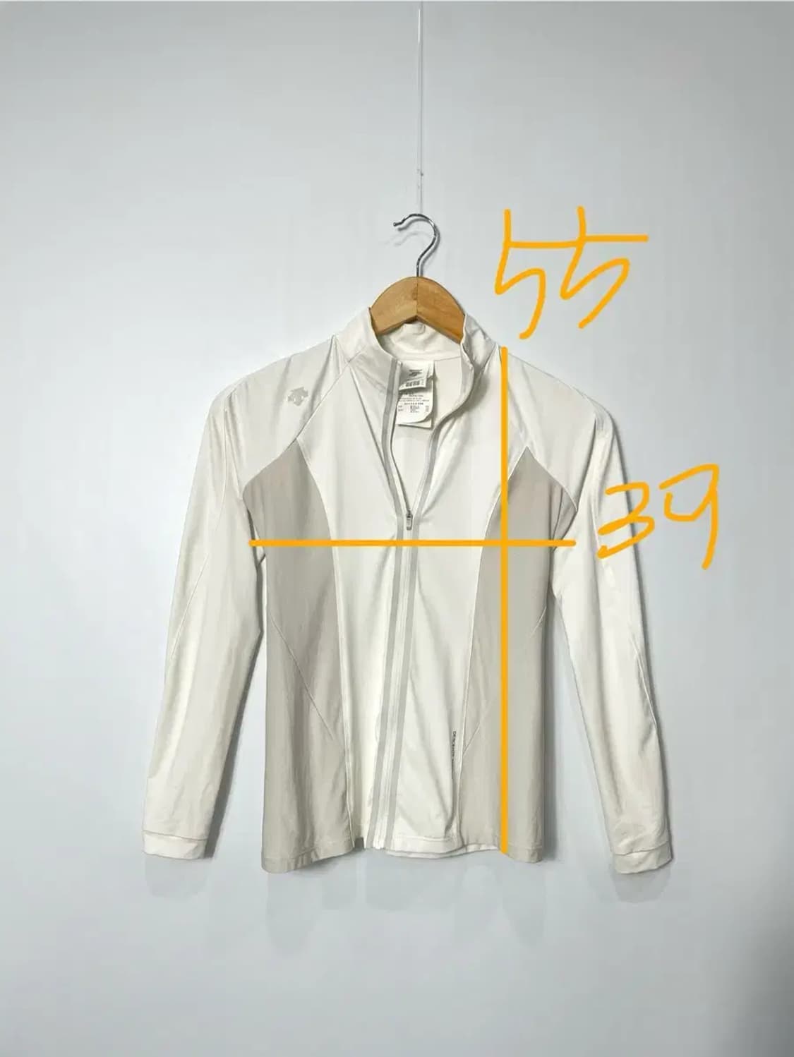 여성 85 / 데상트 기능성 집업 상품이미지9