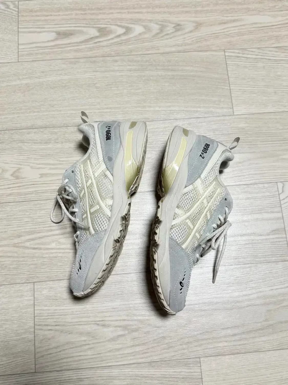 235 / 아식스 젤 1090 v2 크림 상품이미지5