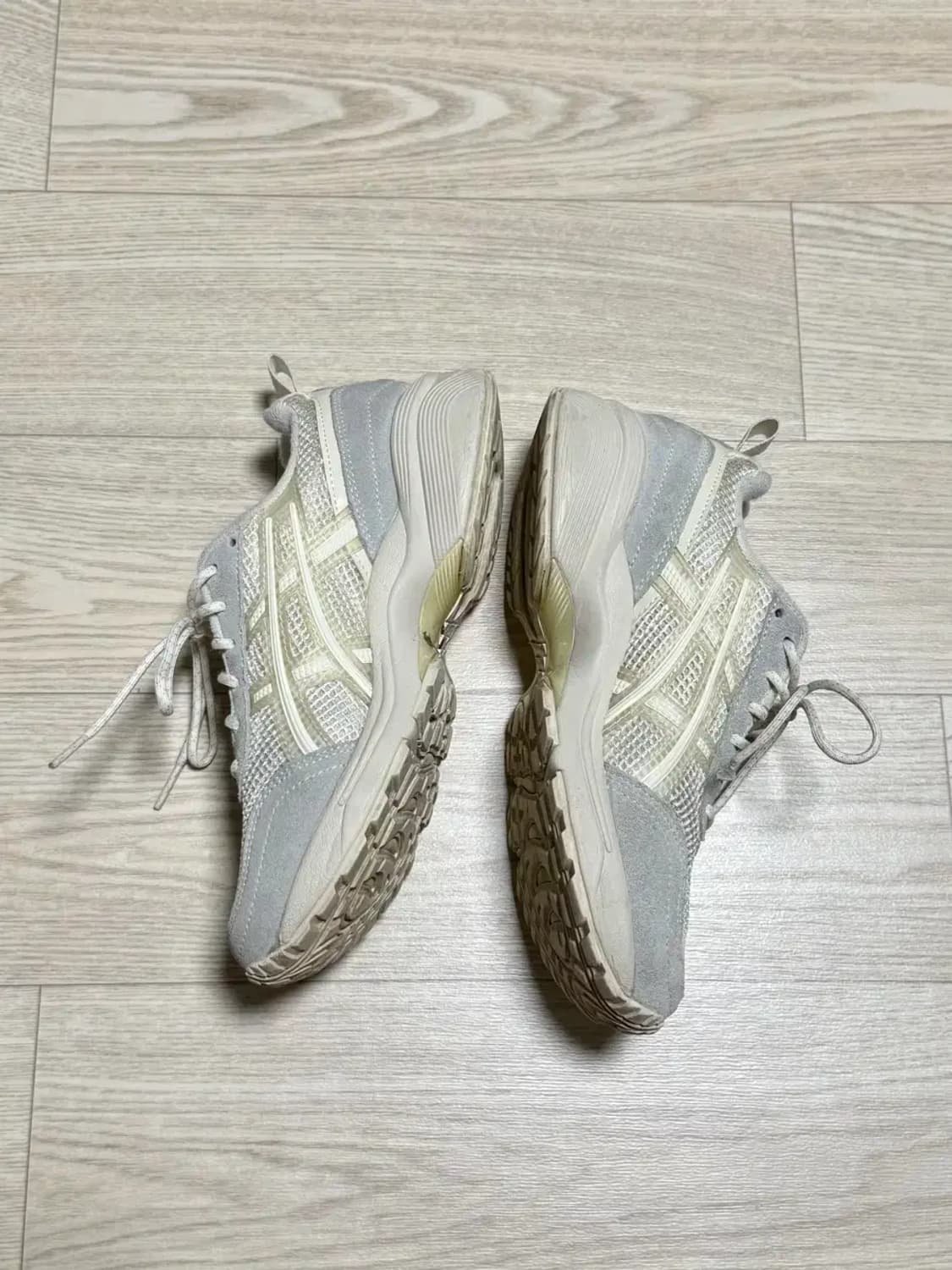 235 / 아식스 젤 1090 v2 크림 상품이미지6