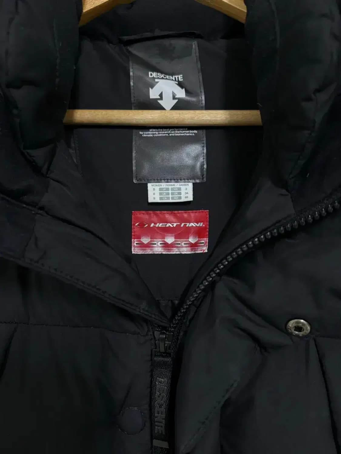 여성 85 / 데상트 구스다운 롱패딩 상품이미지4