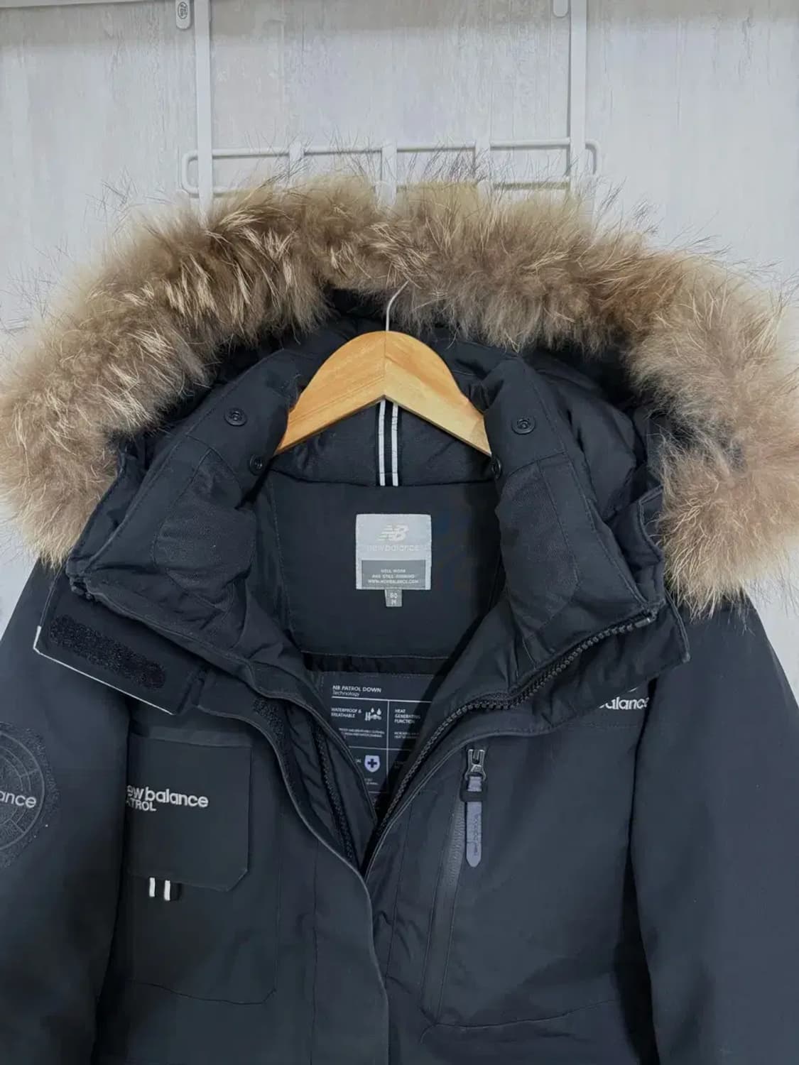 여성 90 m / 뉴발란스 패트롤 구스다운 패딩 블랙 상품이미지4