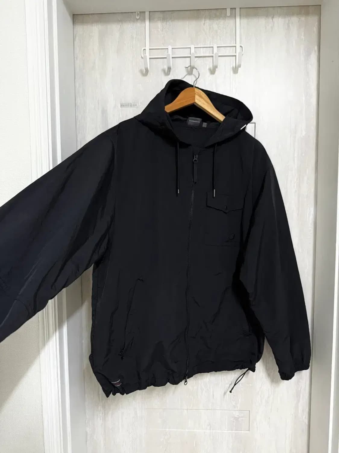 남성 XL 105 / 뉴발란스 윈드브레이커 바람막이 블랙 상품이미지3