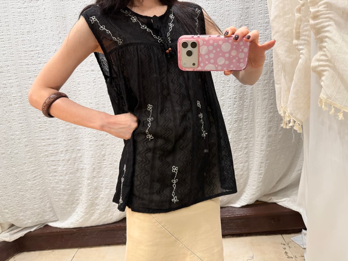 Midnight Meadow Blouse 상품이미지1