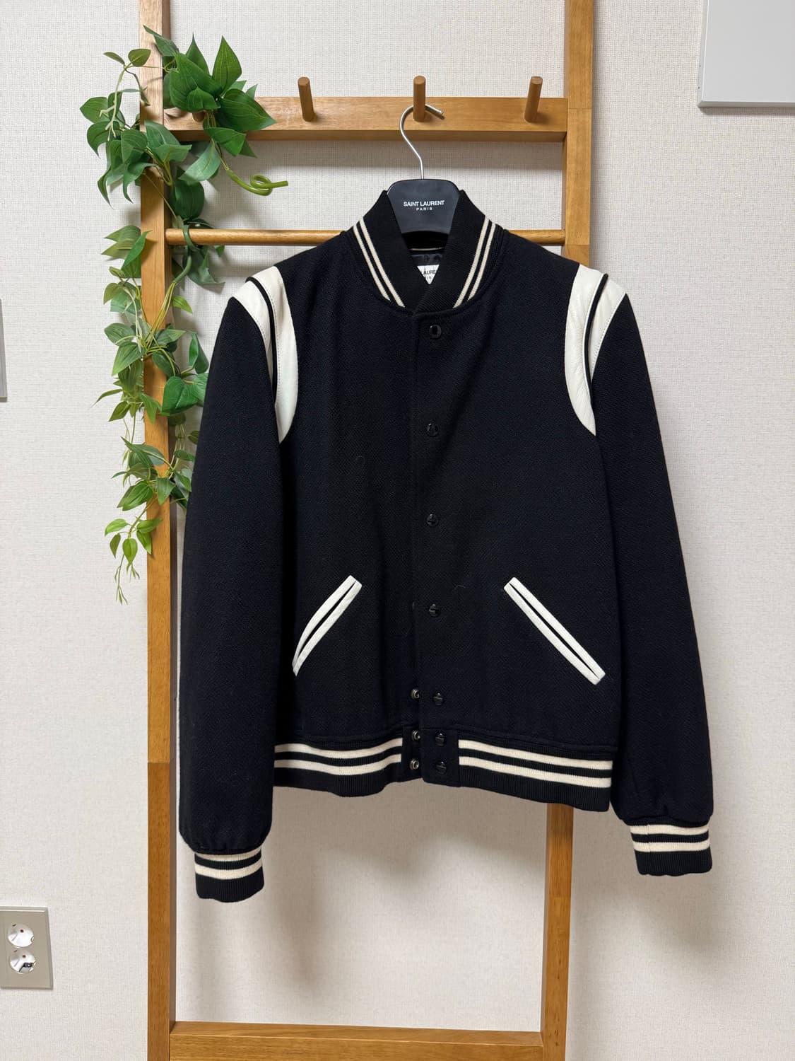 생로랑 테디자켓 블랙 50 상품이미지1