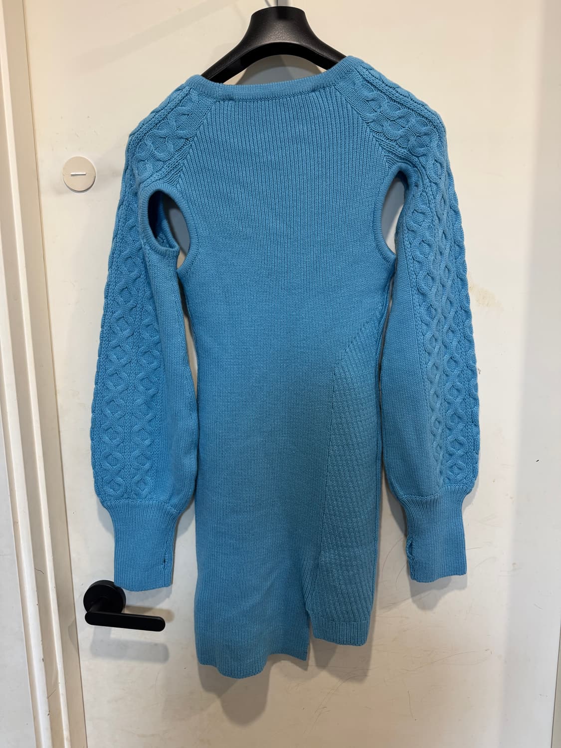 앤더슨벨 베티 컷아웃 니트 드레스 상품이미지4