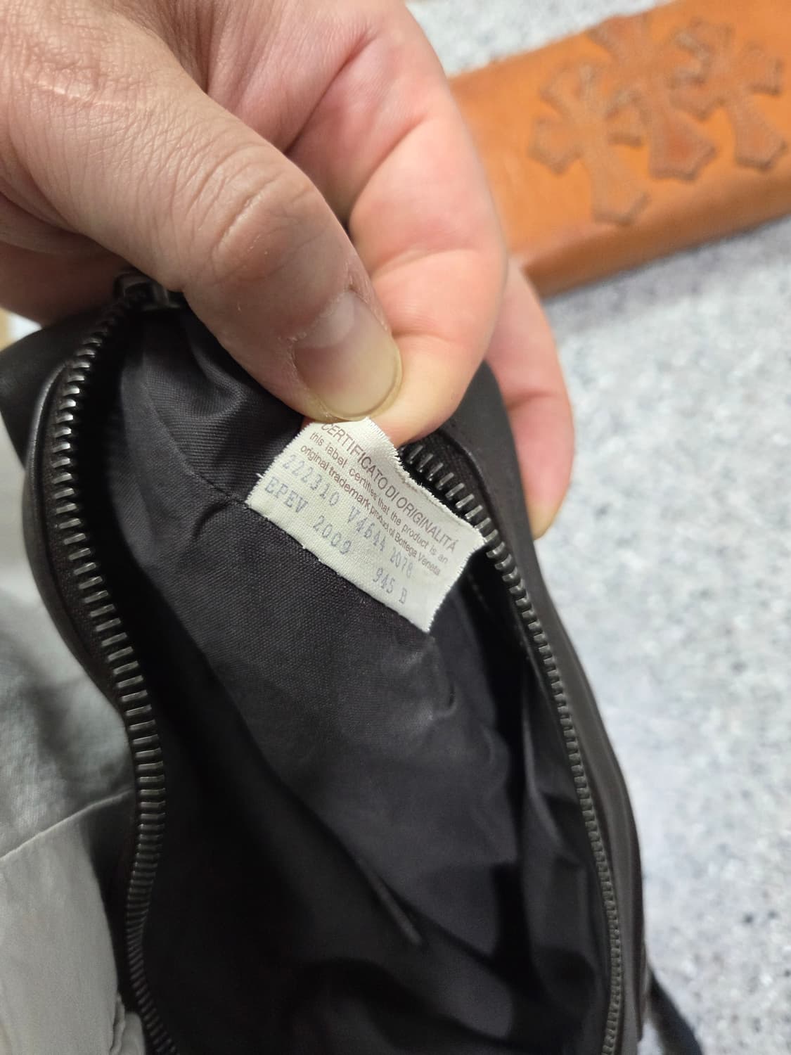 정품 보테가 베네타 가죽 힙색 상품이미지10