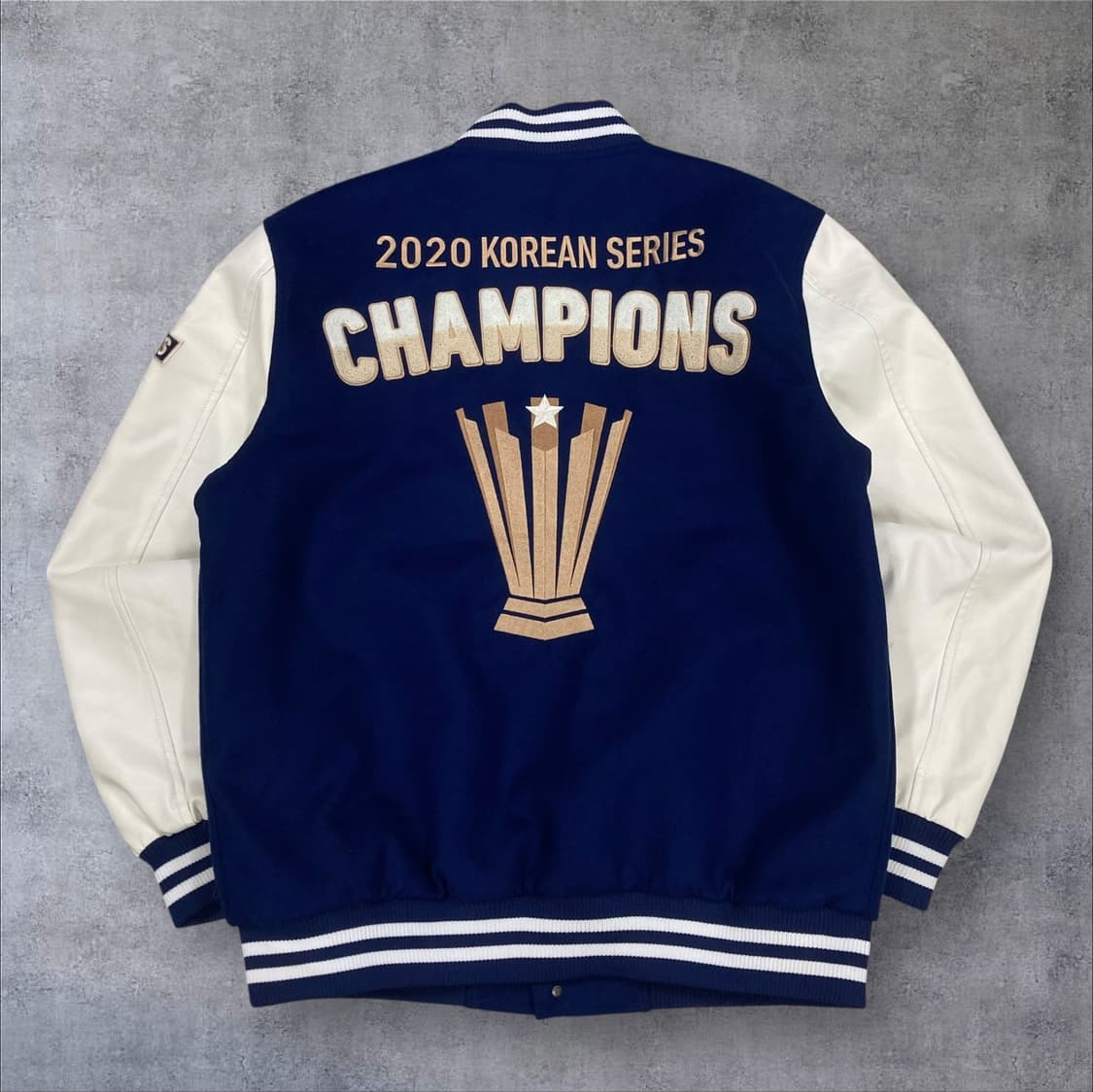 NC다이노스 2020 한국 시리즈 우승 바시티 자켓 상품이미지1