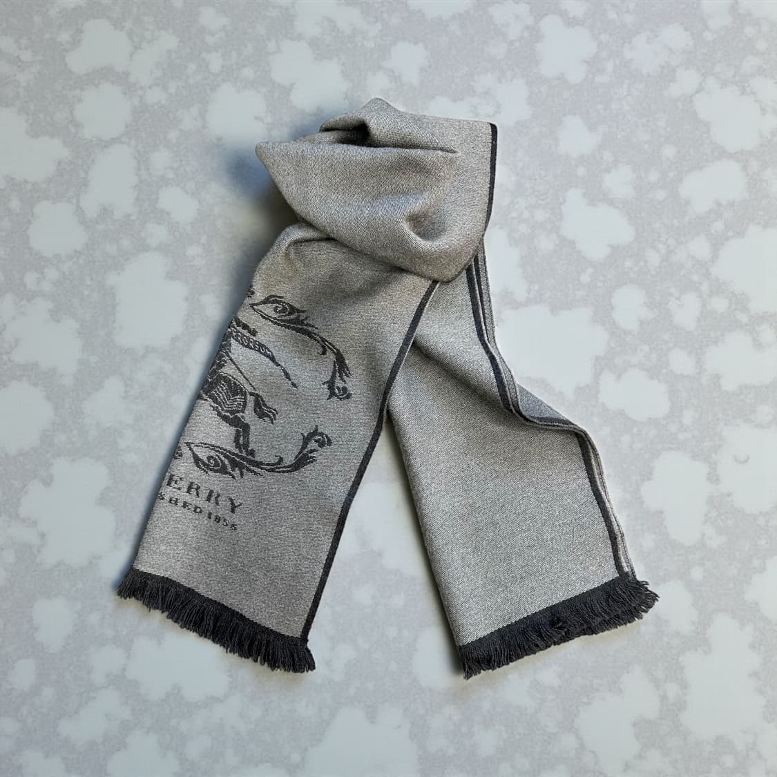 버버리 라나울 기마병 빅로고 머플러 상품이미지7