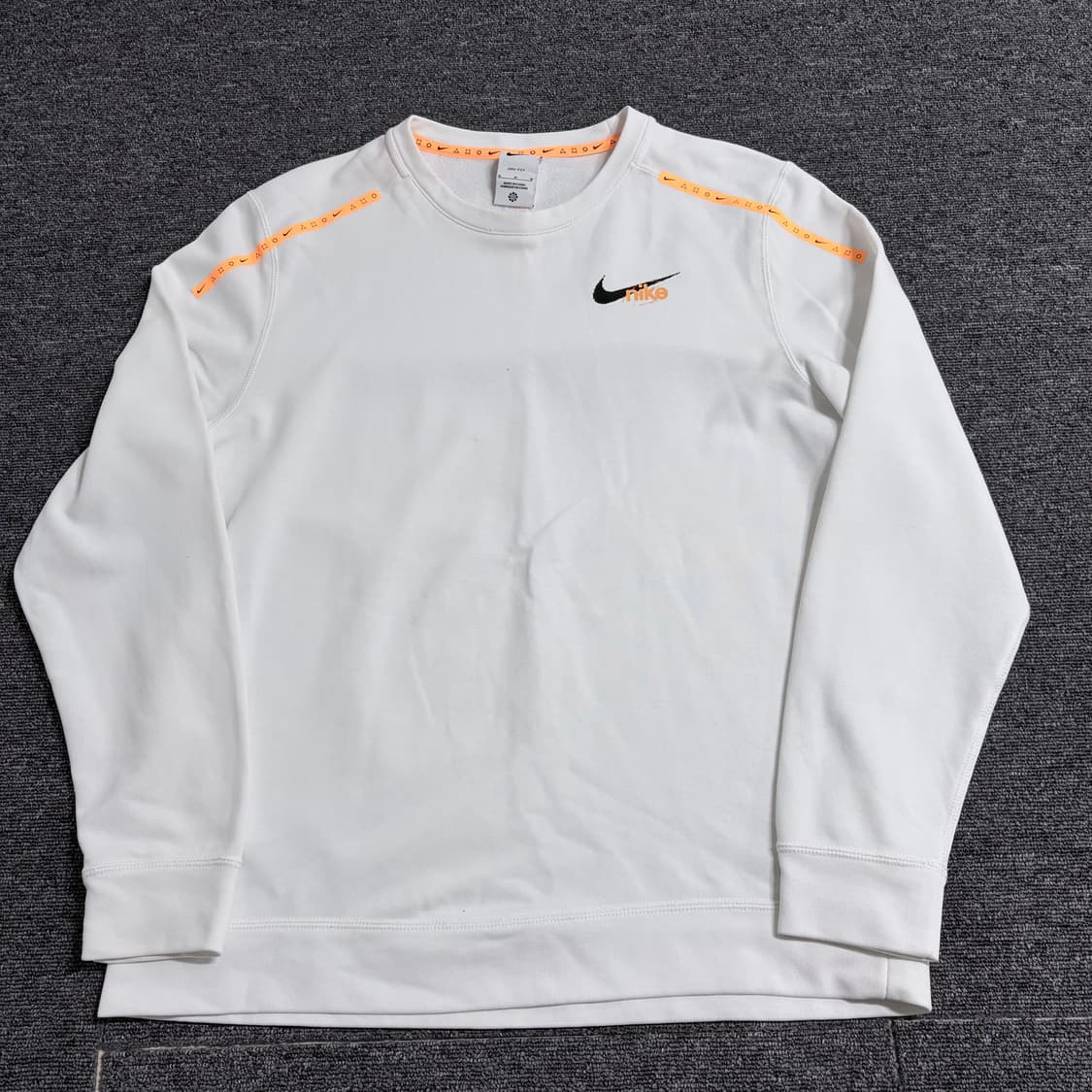 나이키 드라이핏 맨투맨 상품이미지1