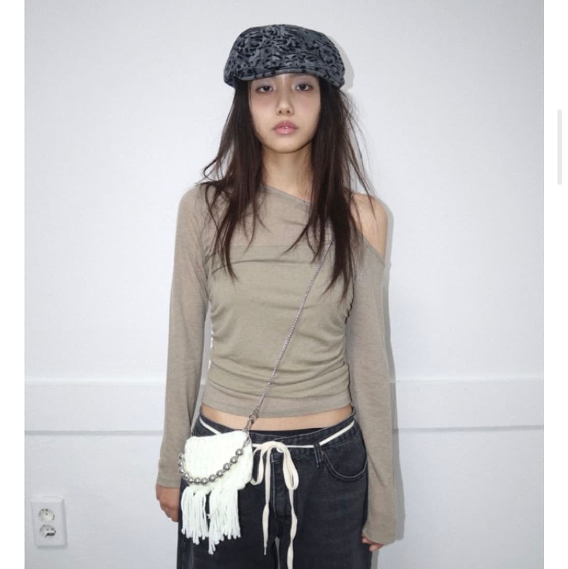 팁씨 레이어드 원오프숄더 카키 상품이미지6