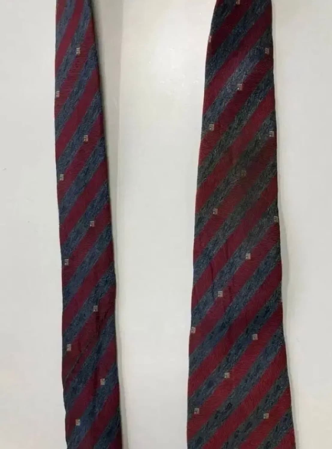 입생로랑 넥타이 상품이미지9