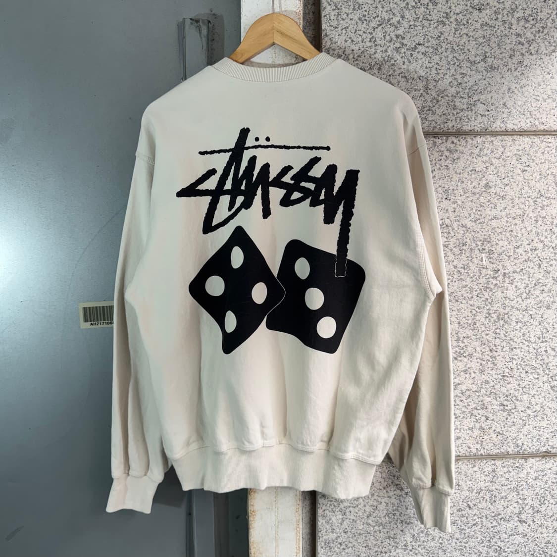 스투시 다이스 로고 맨투맨 상품이미지1