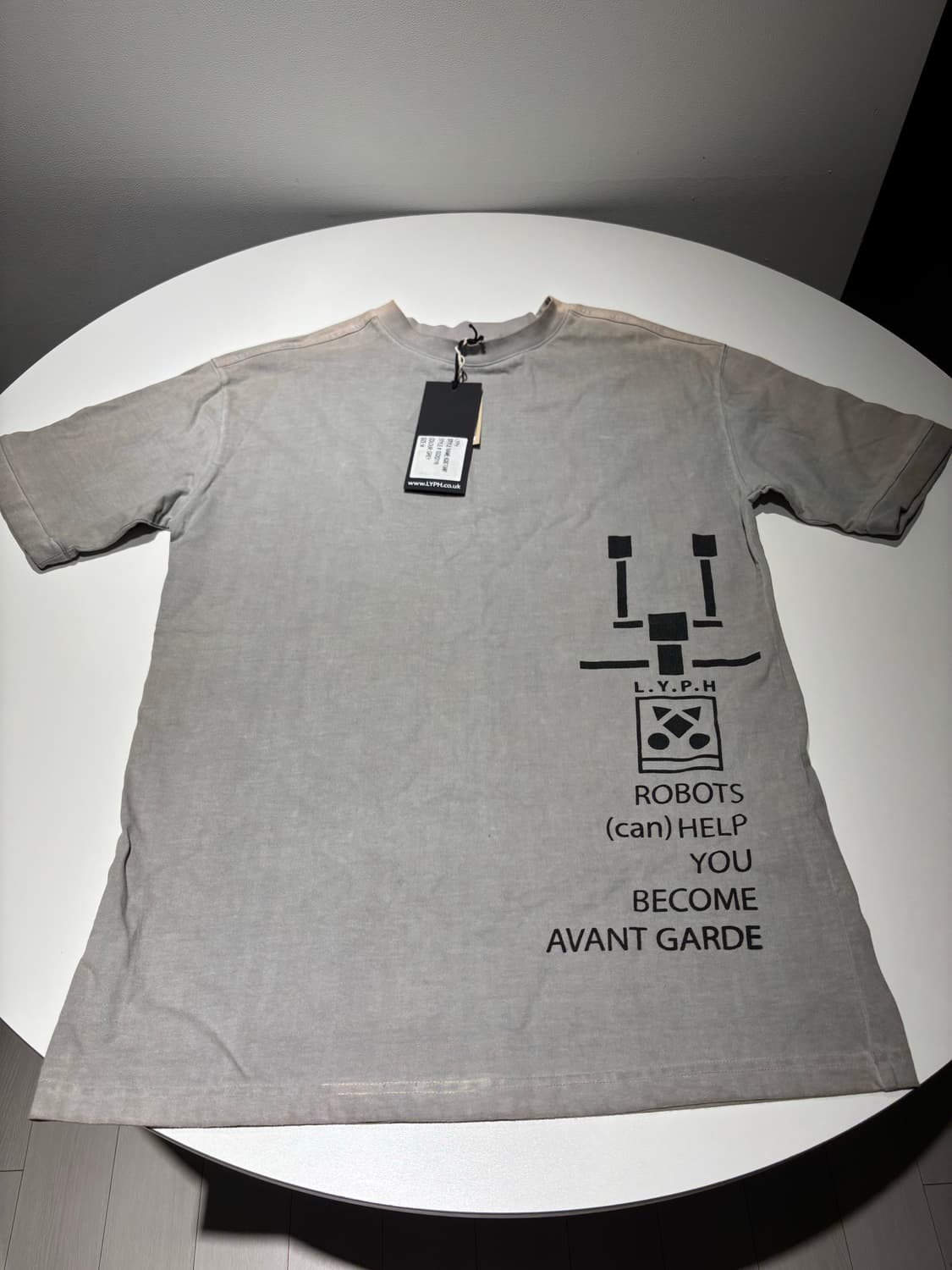 (미착용/떨이) LYPH 그레이 로봇 프린팅 반팔 티셔츠 M 상품이미지1