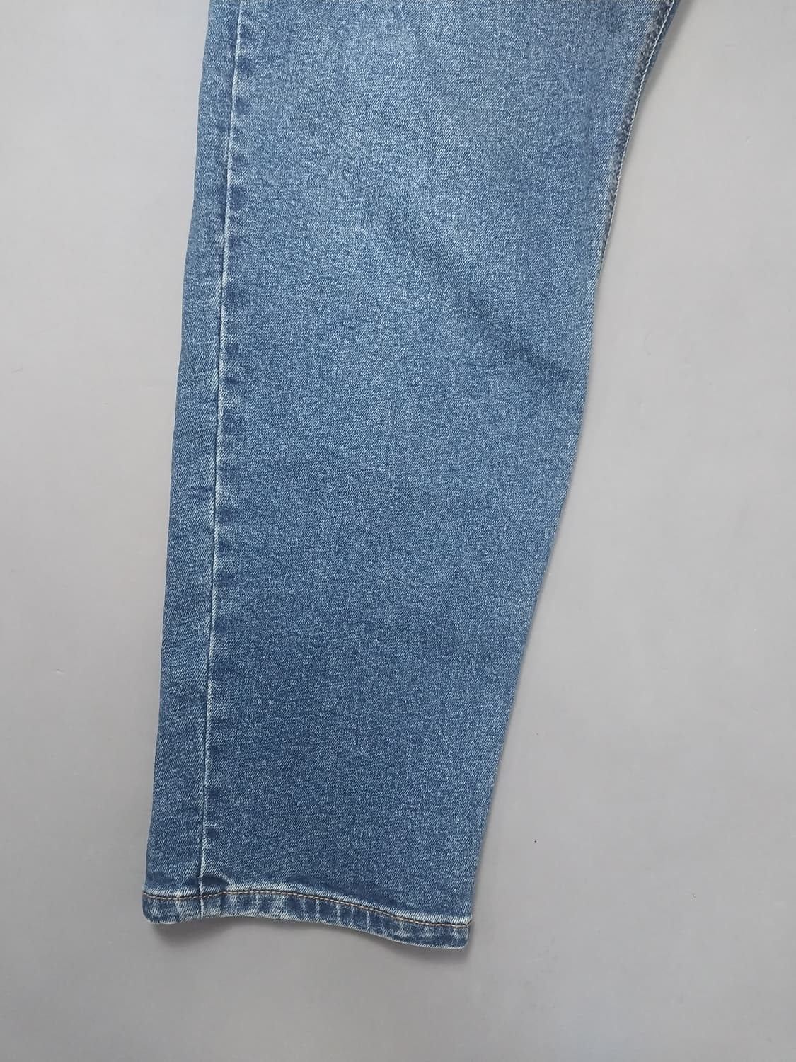 [36] 탑텐 배러데님 중청 스톤워싱 테이퍼드진 청바지 상품이미지3