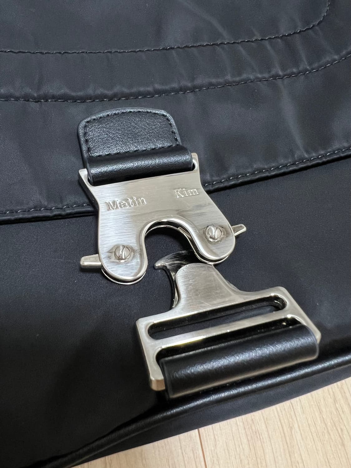 마뗑킴 빅 버클백 블랙 상품이미지4