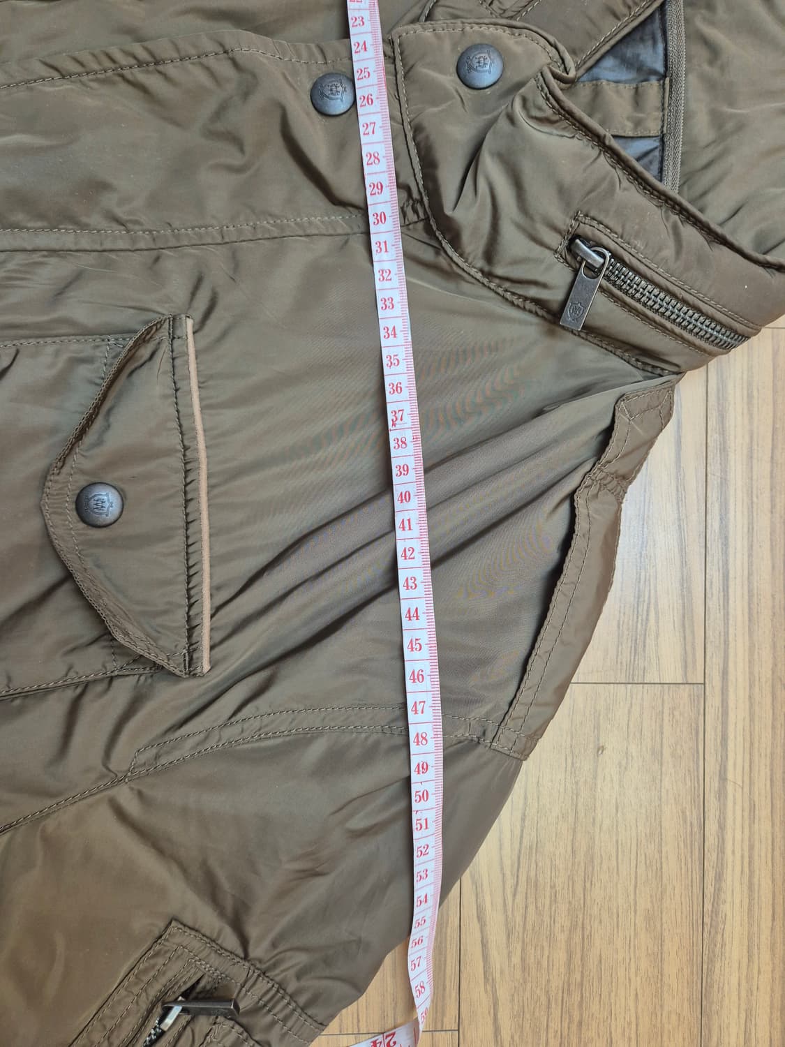Massimo Dutti 카키색 자켓 XL 사이즈입니다. 넉넉한 핏으로  상품이미지4