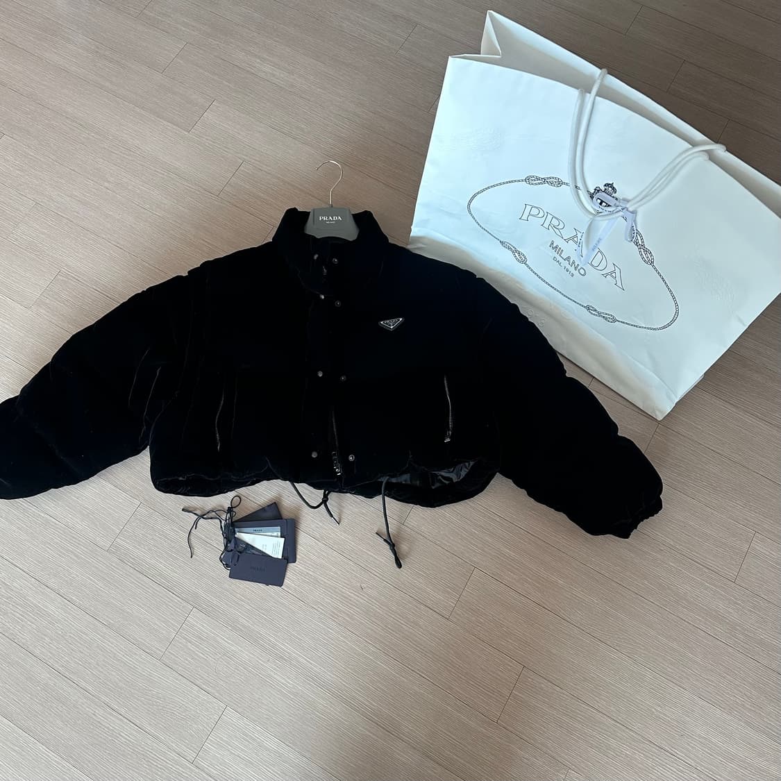 프라다 벨벳 패딩 38 (신세계 센텀 구매) 상품이미지2