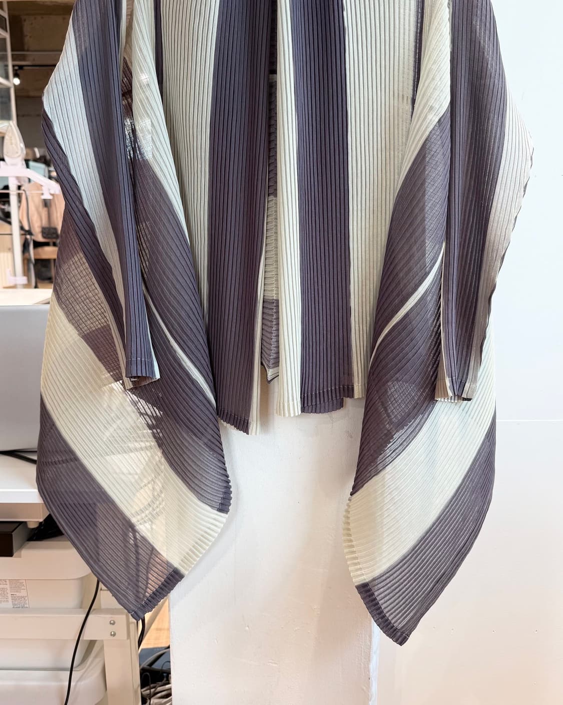 이세이미야케 차콜 옐로우 스트라이프 링컬 자켓  상품이미지6