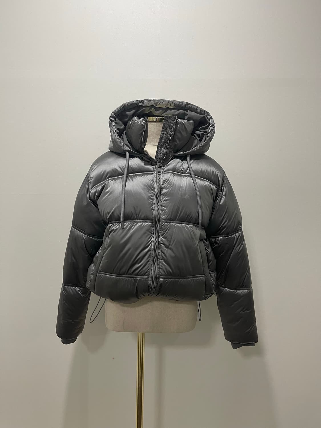 [새상품] ZARA 여성 숏 패딩 그레이 M 러닝패딩 추천 상품이미지1